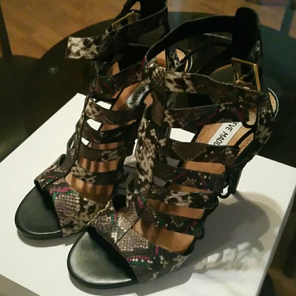 Steve Madden 👠 - Picture 2 of 4